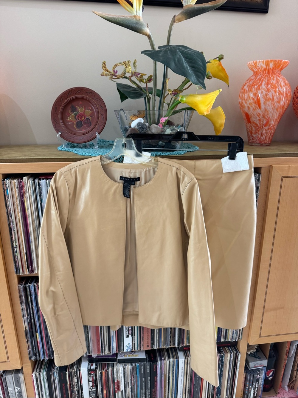 PRICE DROP: PERRY ELLIS Lt.Camel, Fully-Lined soft LEATHER SUIT (JKT 10/SKT8)